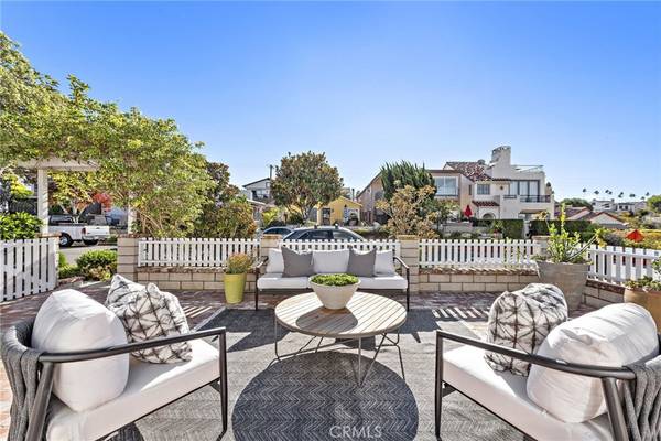 Corona Del Mar, CA 92625,409 Dahlia AVE