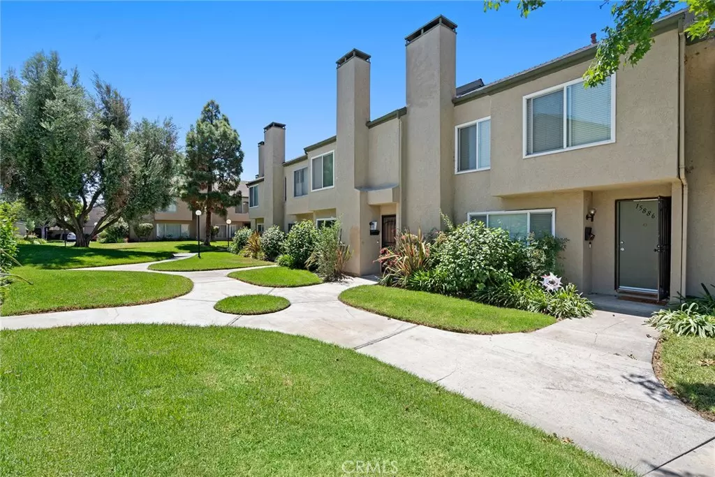 Fountain Valley, CA 92708,15886 Camo Bluff CT