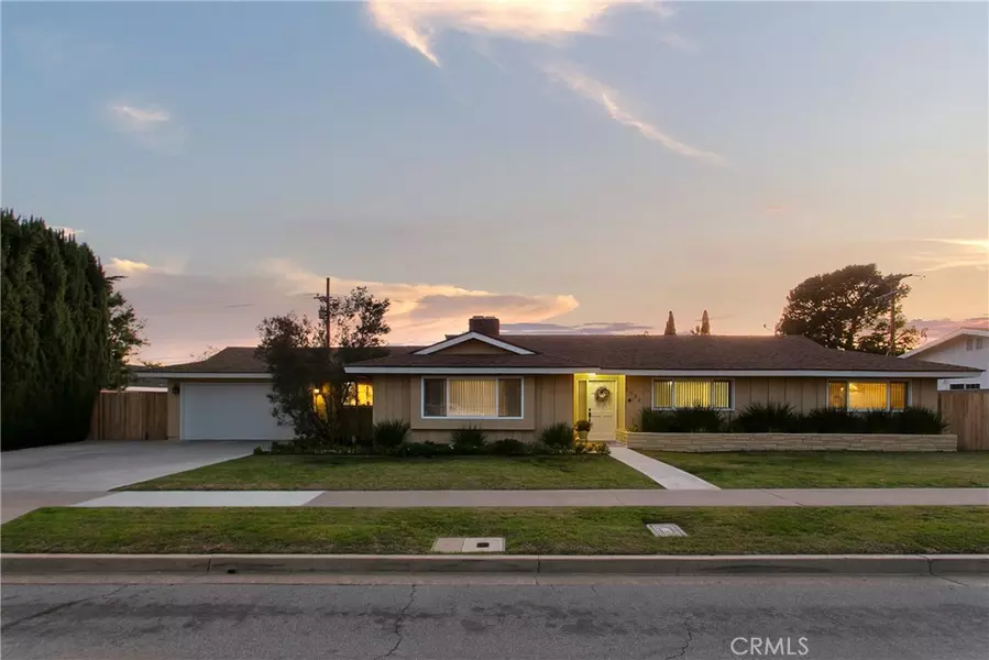 1032 Smoke Tree Lane, North Tustin, CA 92705