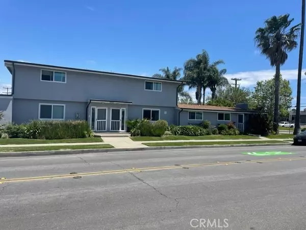 Costa Mesa, CA 92626,2828 Royal Palm DR