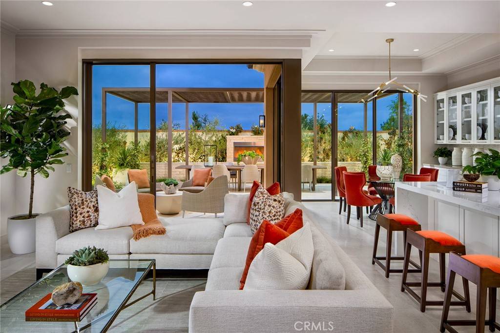 Irvine, CA 92618,111 Thimbleberry #79