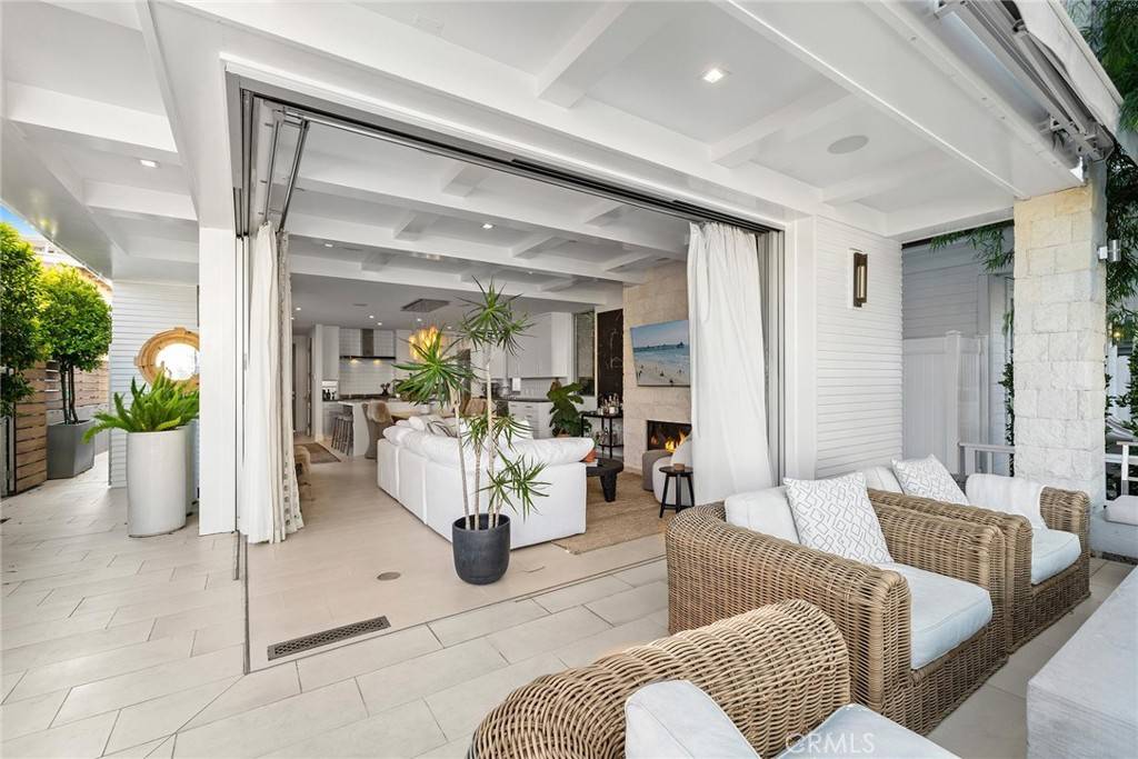 Newport Beach, CA 92662,113 Garnet AVE