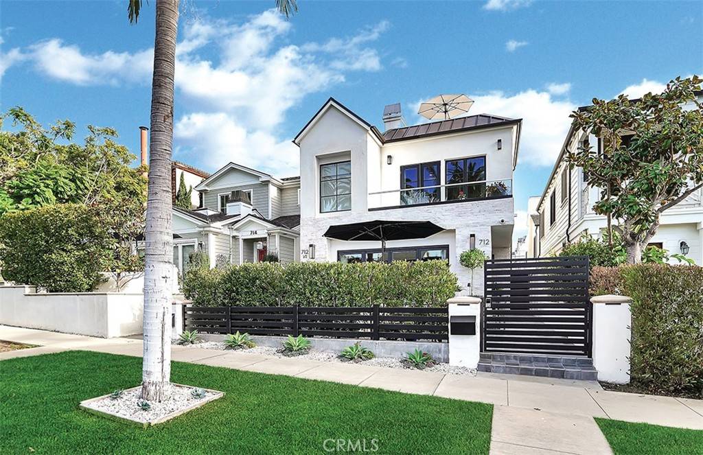 Corona Del Mar, CA 92625,712 Marguerite AVE