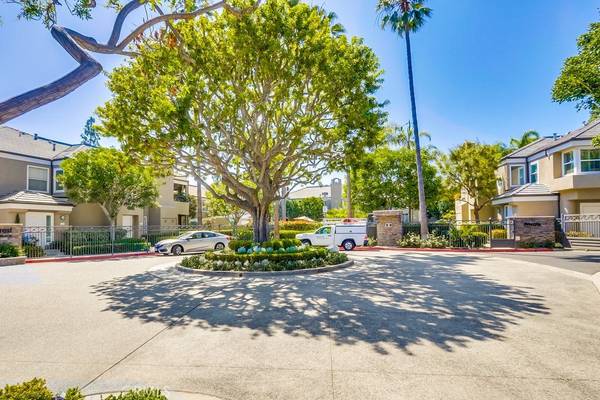 Newport Beach, CA 92660,94 Baycrest CT #65