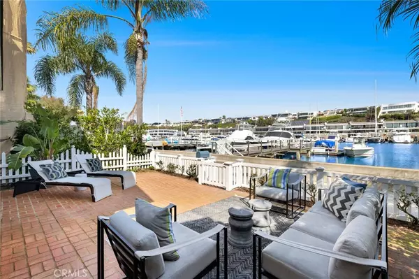 Newport Beach, CA 92662,335 E Bay Front