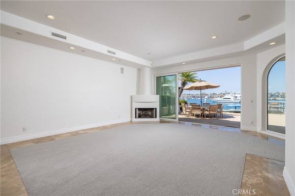 Newport Beach, CA 92661,1130 W Bay AVE