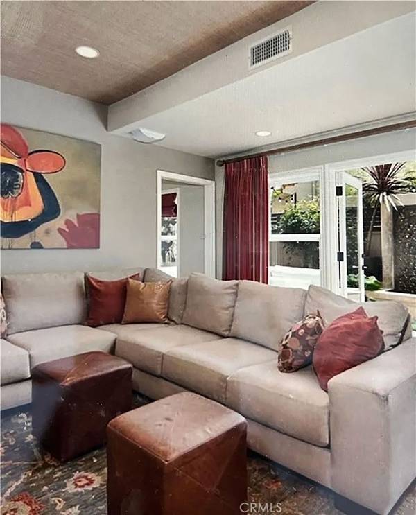 Corona Del Mar, CA 92625,214 Poinsettia AVE