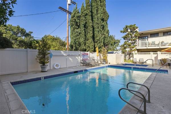 Sherman Oaks, CA 91423,14315 Riverside DR #209