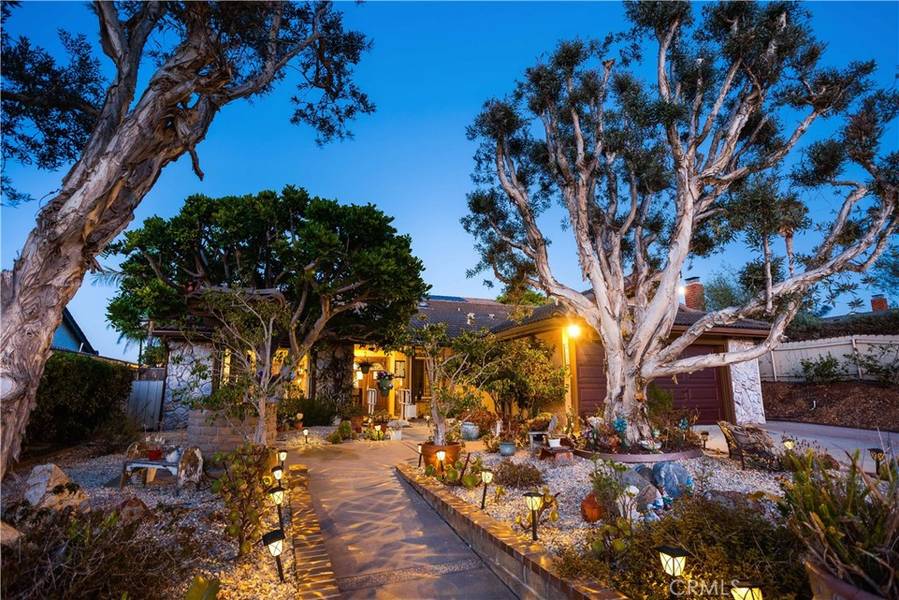 803 Hollyridge DR, Encinitas, CA 92024