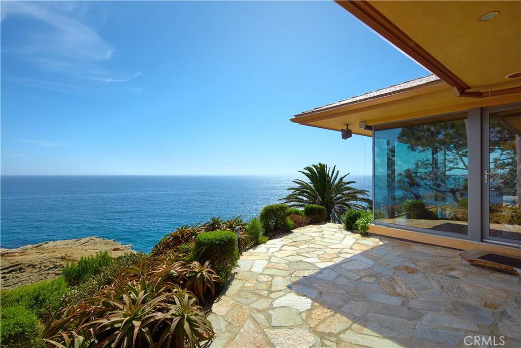 111 S La Senda DR, Laguna Beach, CA 92651