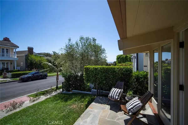 Corona Del Mar, CA 92625,237 Heliotrope AVE