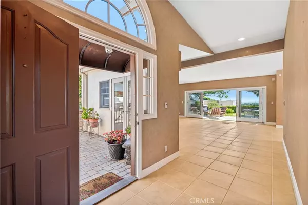 Corona Del Mar, CA 92625,707 Malabar DR