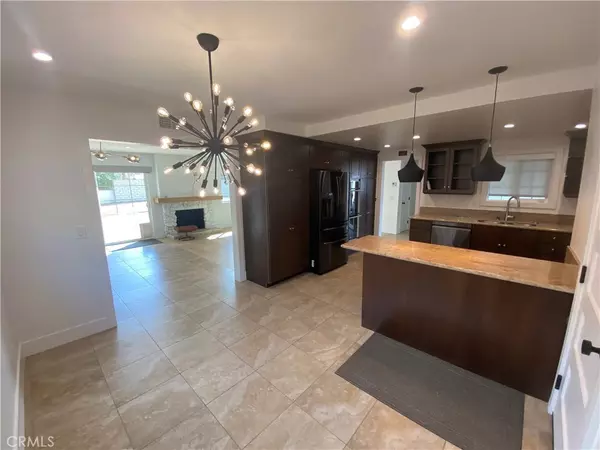 Newport Beach, CA 92660,2316 La Linda PL