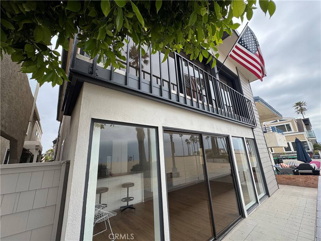 Newport Beach, CA 92663,1510 W Oceanfront