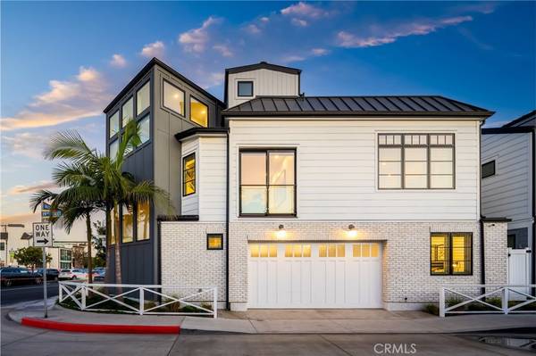 Newport Beach, CA 92663,1831 W Balboa