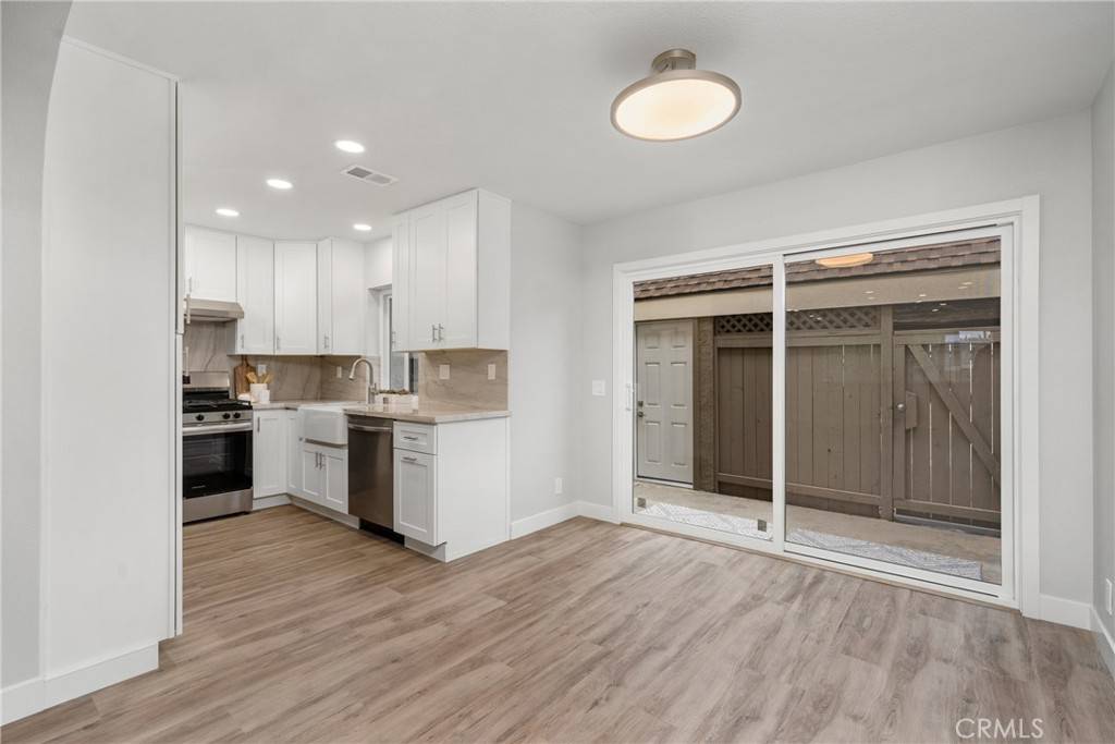 Newport Beach, CA 92663,11 Summerwalk CT #39