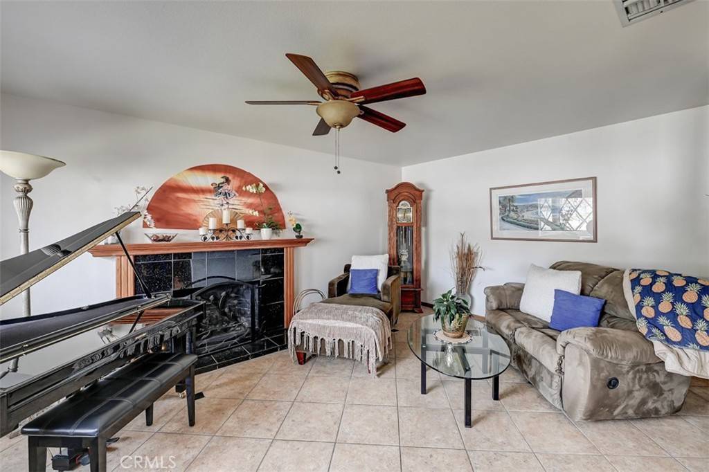 Costa Mesa, CA 92626,3067 Trinity DR