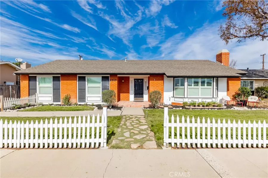 2717 E Palmyra AVE, Orange, CA 92869