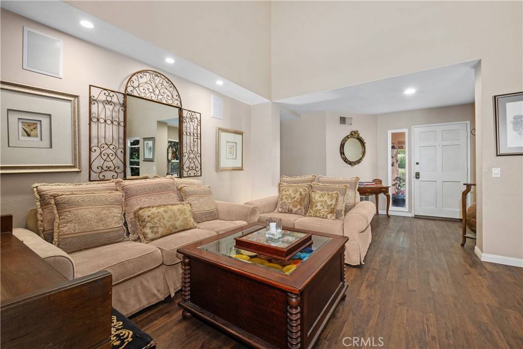 Irvine, CA 92604,9 Northgrove #11