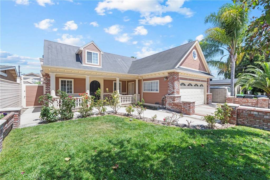 2214 Avalon ST, Costa Mesa, CA 92627