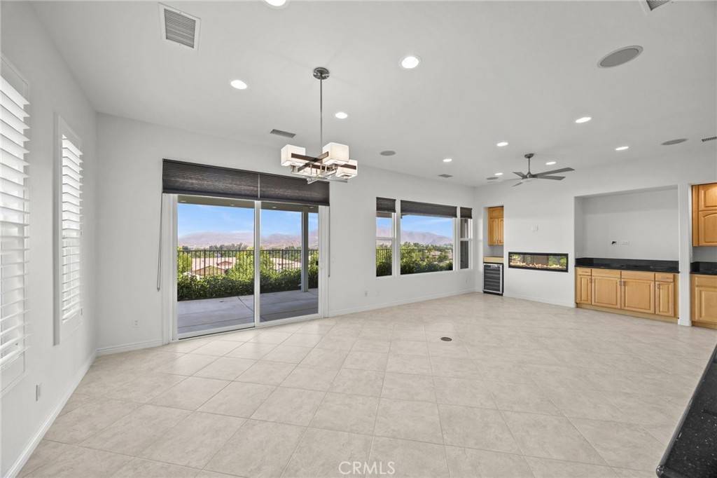 Corona, CA 92883,9116 Pinyon Point CT