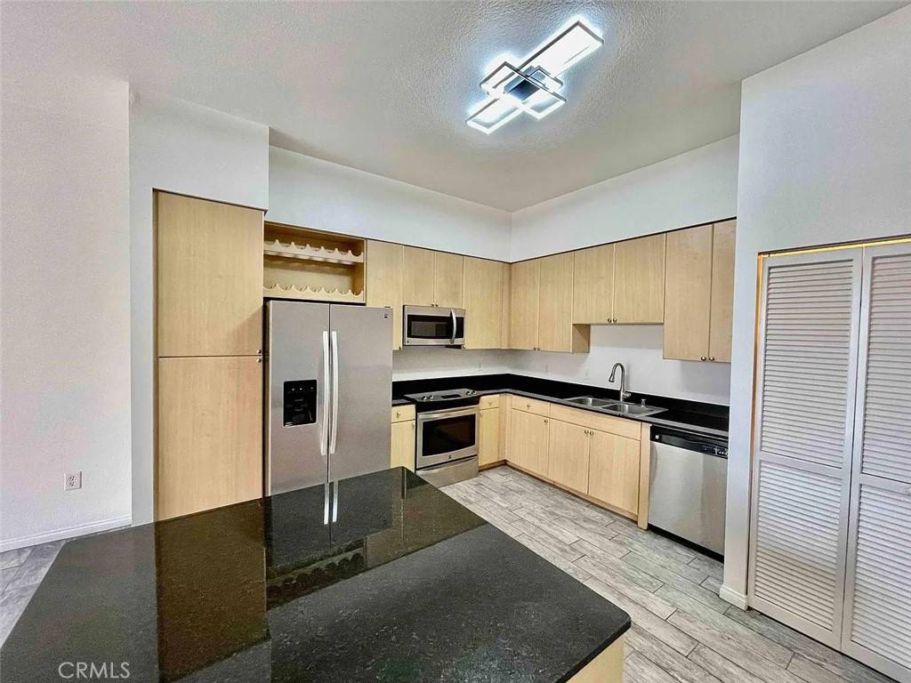 Long Beach, CA 90802,388 E Ocean BLVD