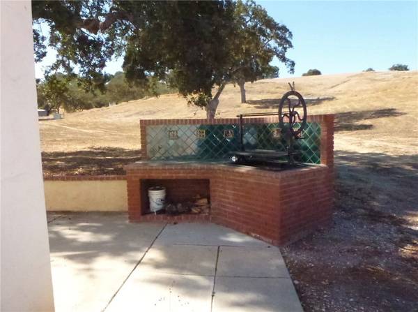 Templeton, CA 93465,2071 Hanging Tree LN