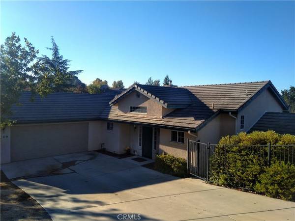 149 Via Fuchsia, Paso Robles, CA 93446