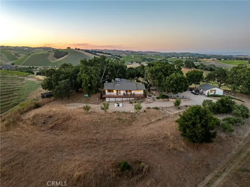 115 Booker RD, Templeton, CA 93465