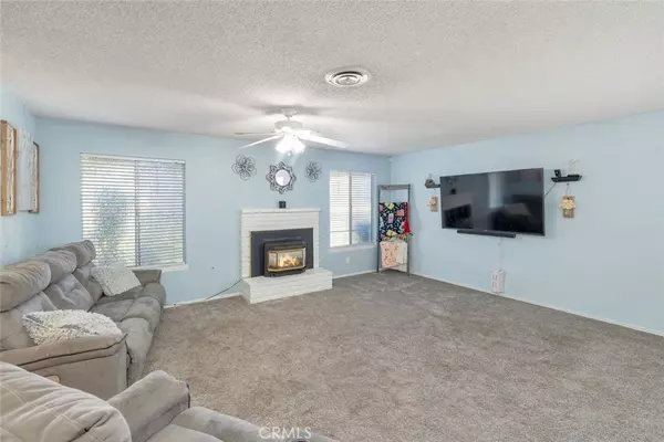 Bakersfield, CA 93313,4308 Adel CT