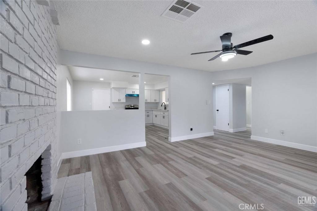 Bakersfield, CA 93309,3520 Reeder AVE
