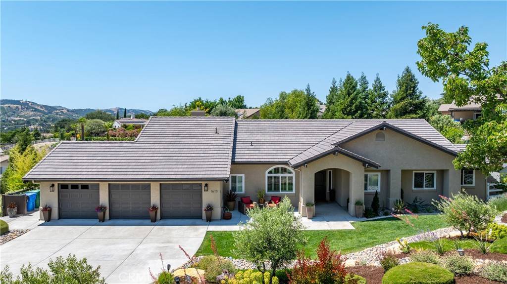 Paso Robles, CA 93446,1613 Via Flora