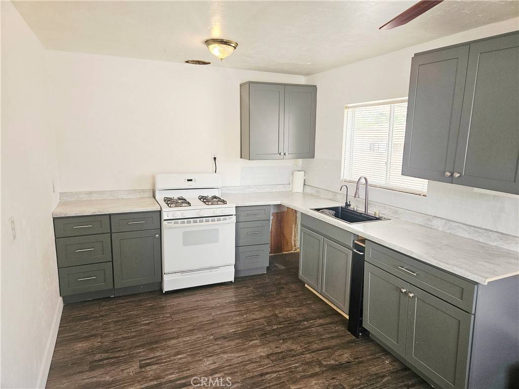 Bakersfield, CA 93305,2116 Gage