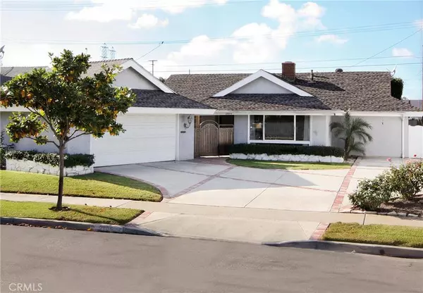 2805 Europa DR, Costa Mesa, CA 92626