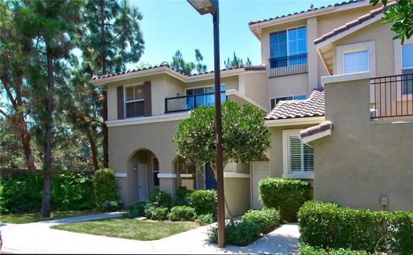 2305 Crescent Oak, Irvine, CA 92618