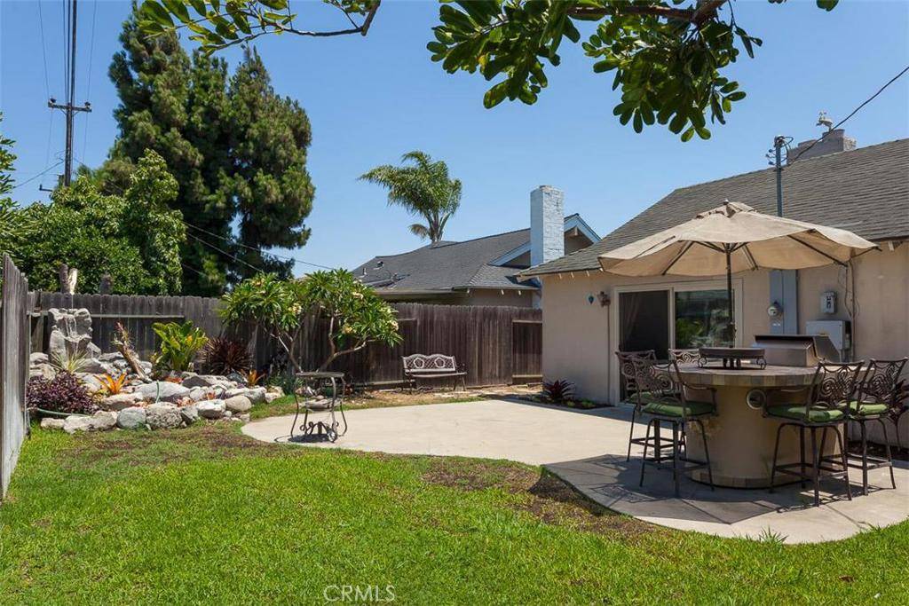 5831 Middlecoff DR, Huntington Beach, CA 92649