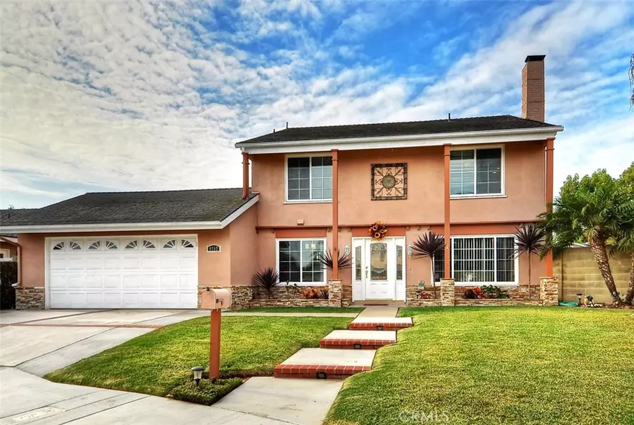 9752 La Cresta CIR, Huntington Beach, CA 92646