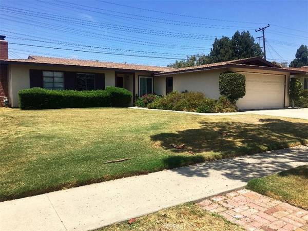 3285 Iowa ST, Costa Mesa, CA 92626