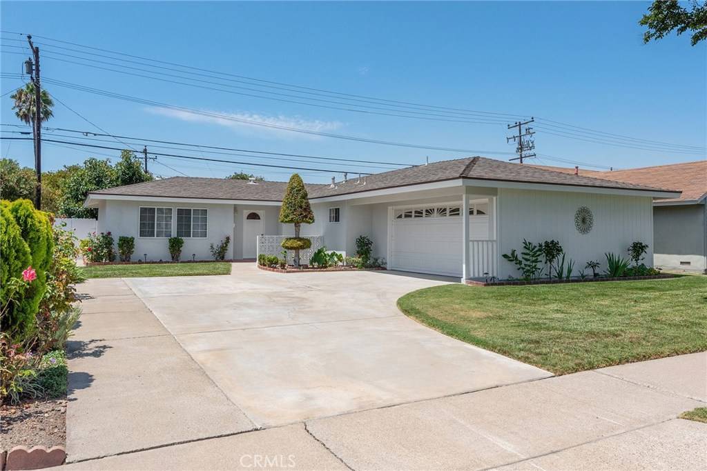 Huntington Beach, CA 92647,16281 HOWLAND LN