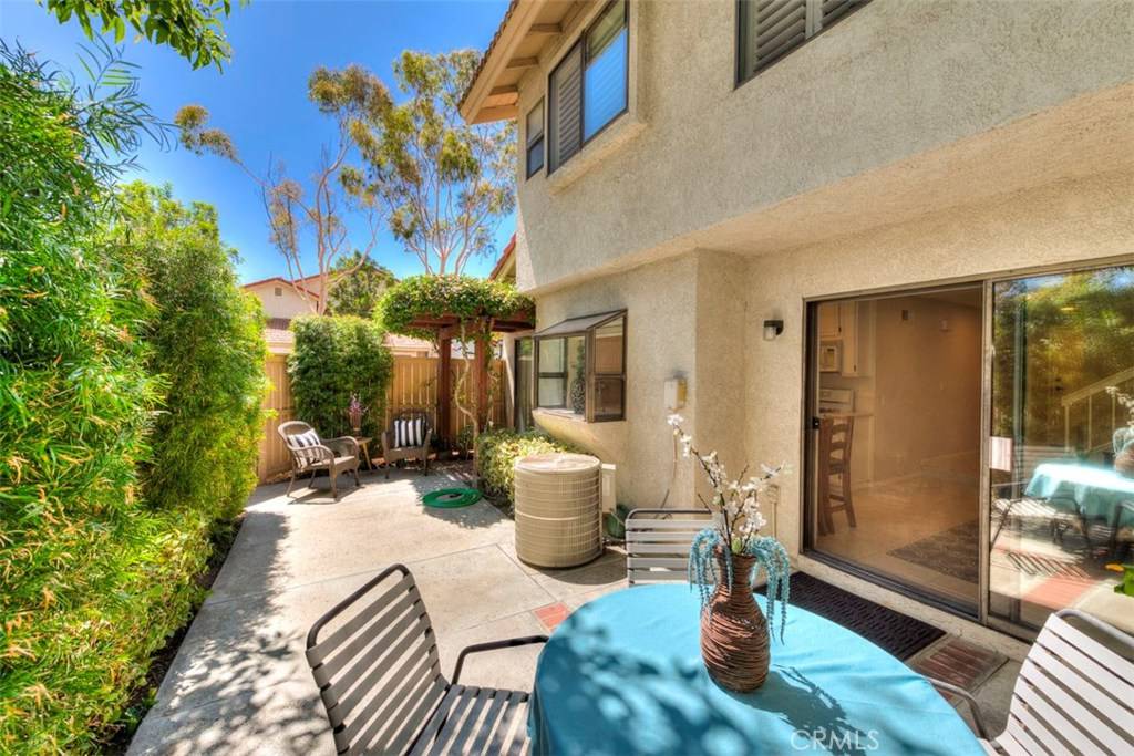 14 Windy Hill Ln, Laguna Hills, CA 92653