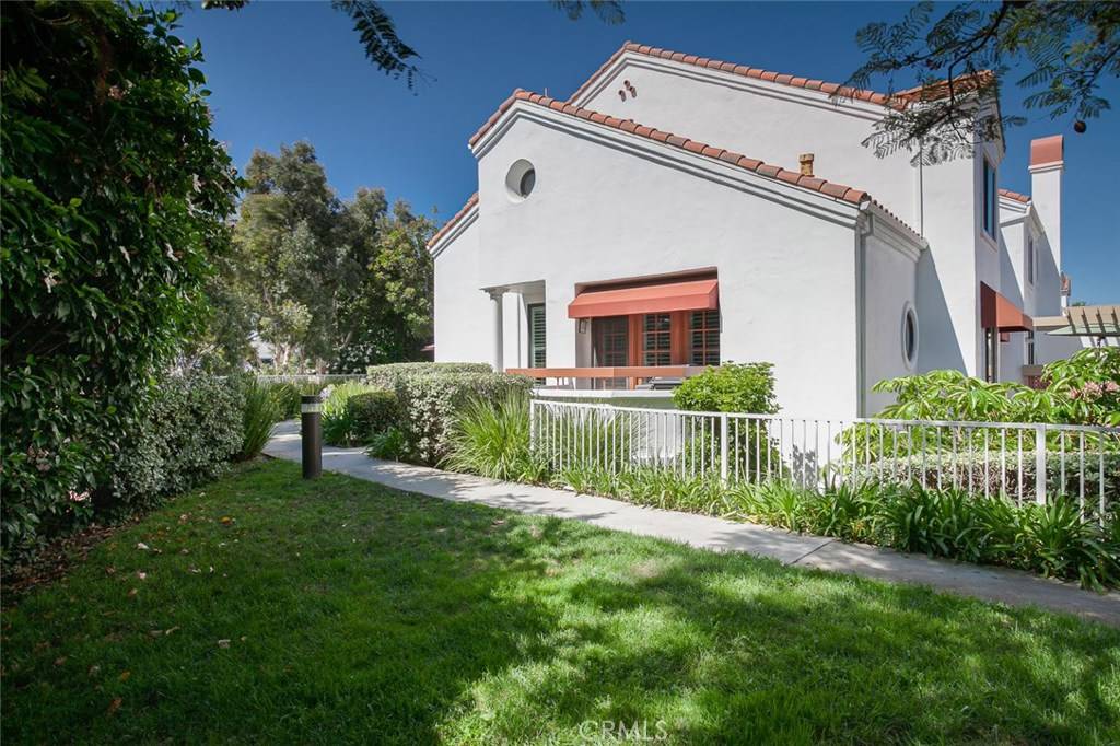 7402 Coho DR #107, Huntington Beach, CA 92648