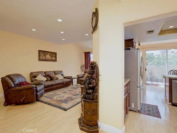 Tustin, CA 92782,2371 Paseo Circulo