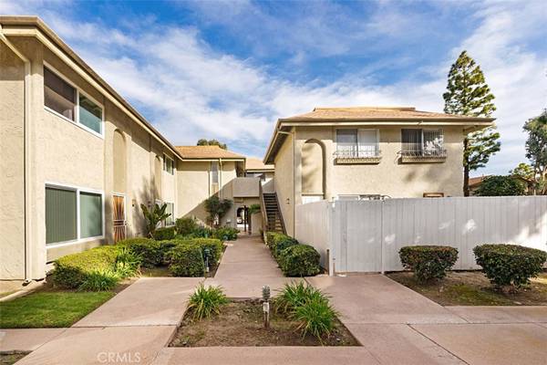 9553 Bickley DR, Huntington Beach, CA 92646