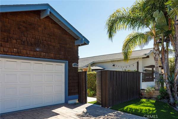 Huntington Beach, CA 92648,1512 Lakeside LN