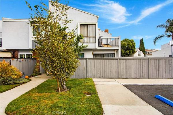 625 Skyview LN #49, Costa Mesa, CA 92626