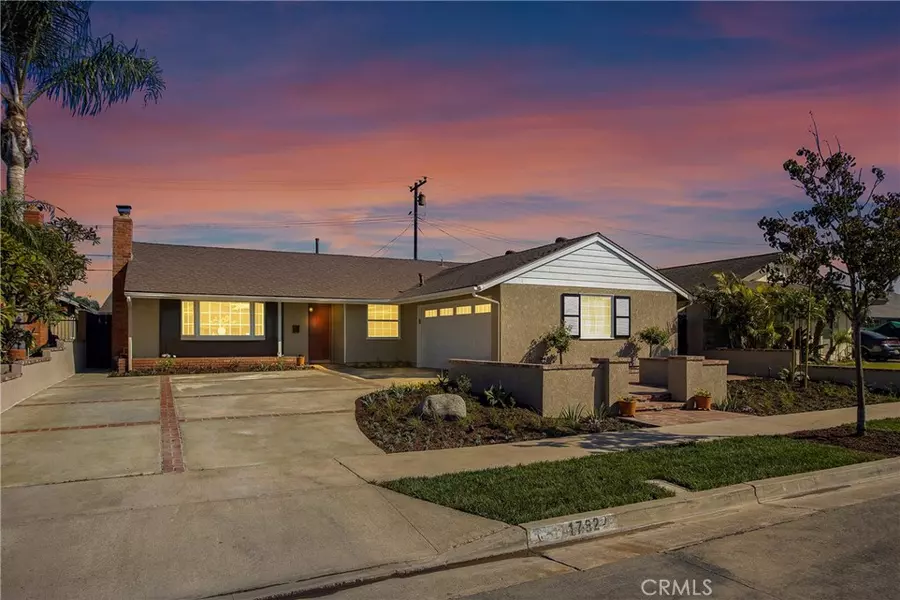 17622 Collie LN, Huntington Beach, CA 92647