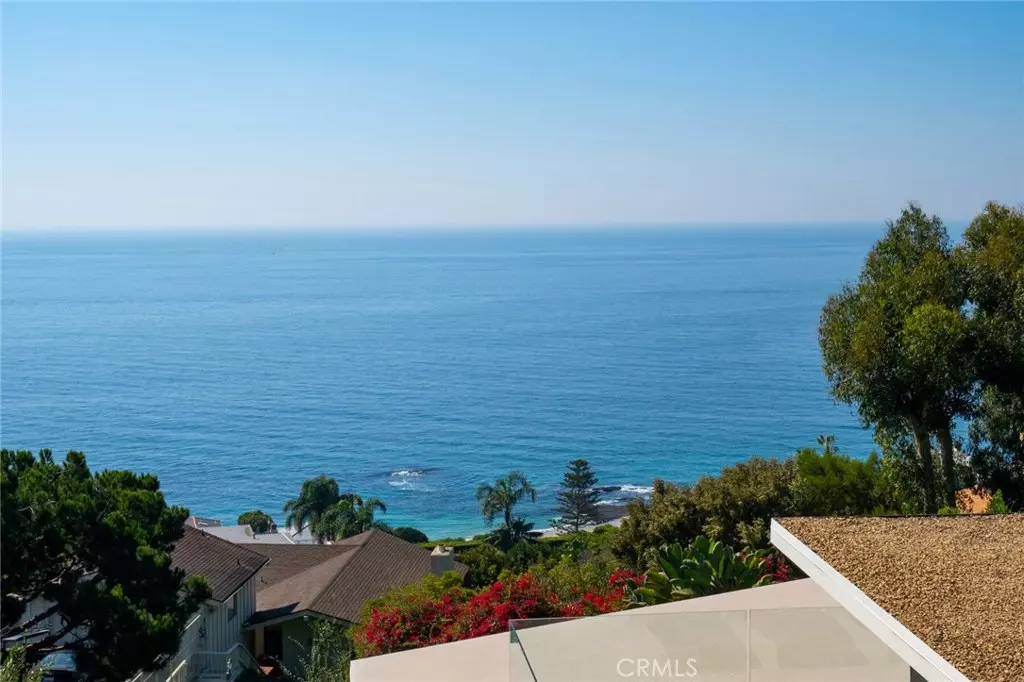 Laguna Beach, CA 92651,31332 Holly DR