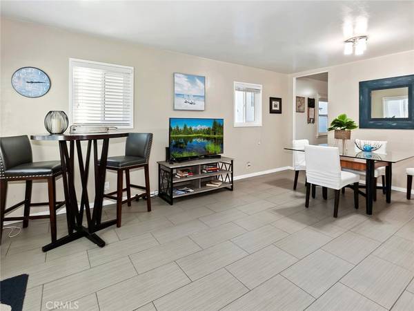 Newport Beach, CA 92663,127 24th ST