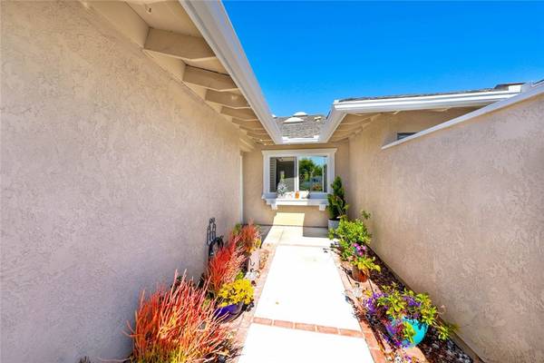 San Clemente, CA 92672,3383 Paseo Halcon