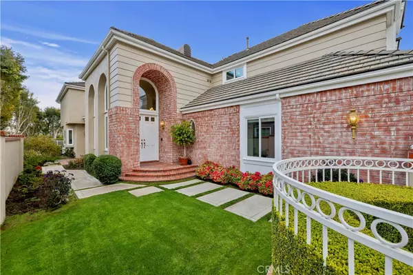 Huntington Beach, CA 92648,6172 Gleneagles CIR